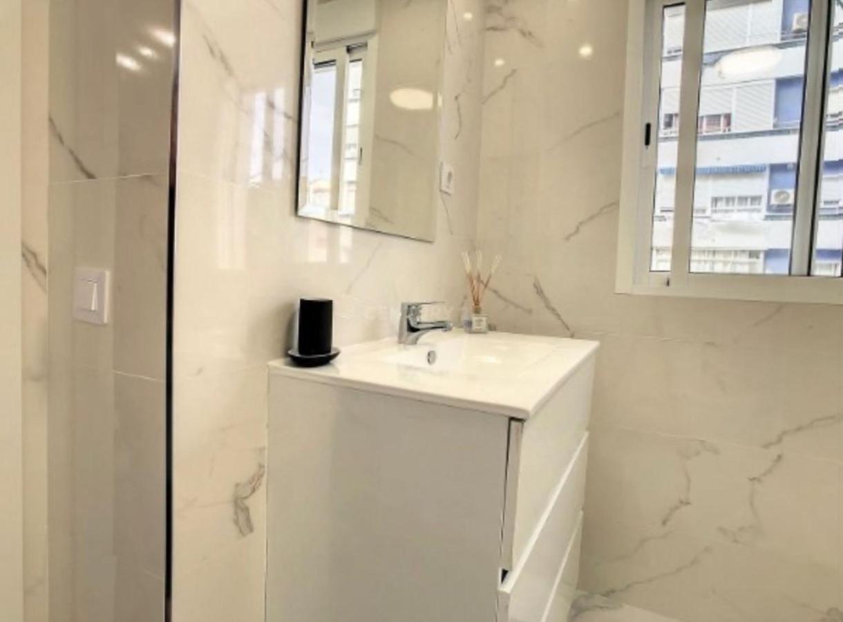 Urban&Vacay! Suite - Torremolinos City Centre Extérieur photo